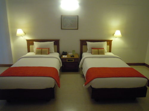 The Avenue Center Hotel Kochi Exterior foto