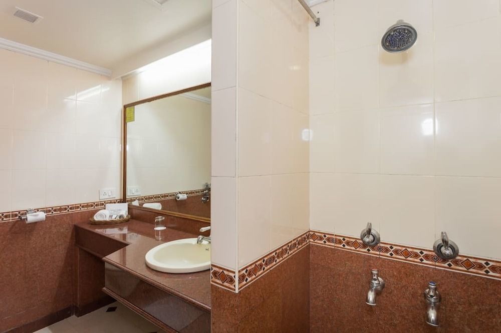 The Avenue Center Hotel Kochi Exterior foto